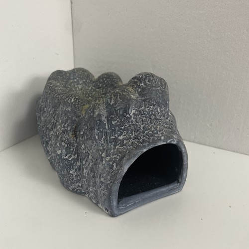 Fish tank hideaway - fish, ornaments